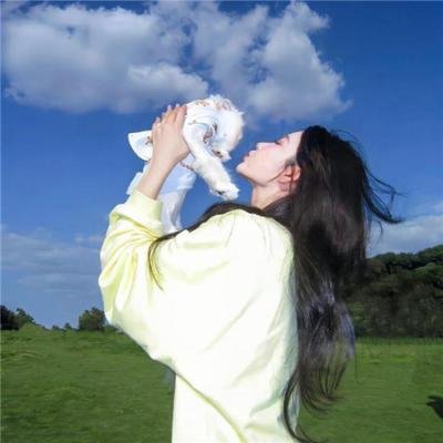 一抹丹砂映清辉